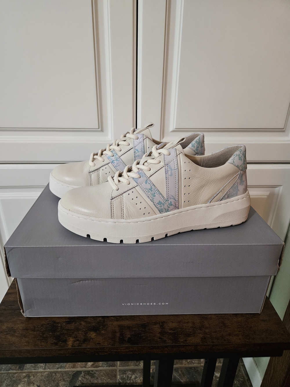 Vionic Simasa Cream Beige Leather Chunky Sneaker Comfort Pastel Floral Blokecore - Picture 3 of 7